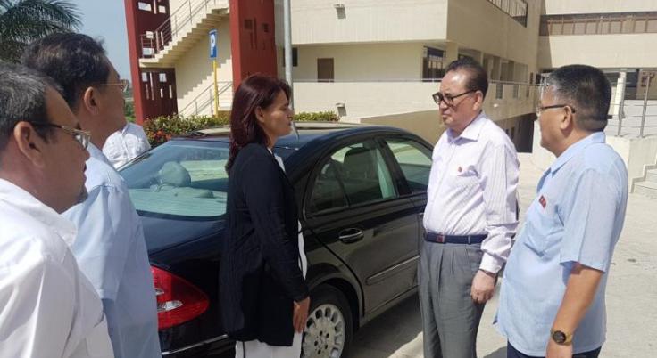 La Directora de la Oficina de la ZED Mariel, Ana Teresa Igarza recibió a la delegación, integrada también por el Embajador de Corea en Cuba