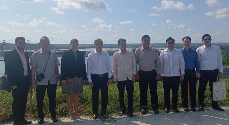 Oficina de la ZED Mariel recibe al señor ThongSavanh Phomvihane, Ministro de Asuntos Exteriores