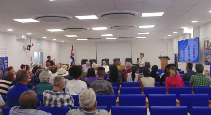 OZED Mariel recibe a personalidades de la cultura cubana.