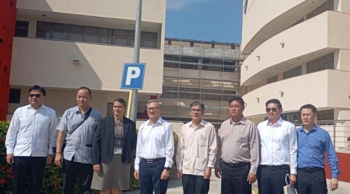 Oficina de la ZED Mariel recibe al señor ThongSavanh Phomvihane, Ministro de Asuntos Exteriores