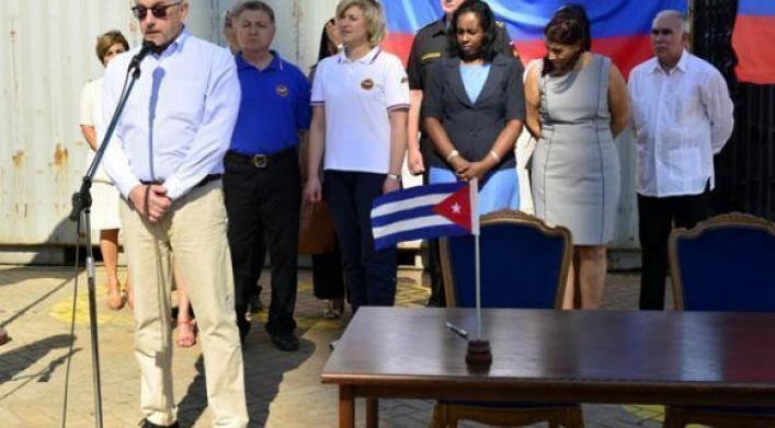 Rusia entrega a Cuba donativo para damnificados por el huracán Irma. Foto: Roberto Garaicoa/ Cubadebate.