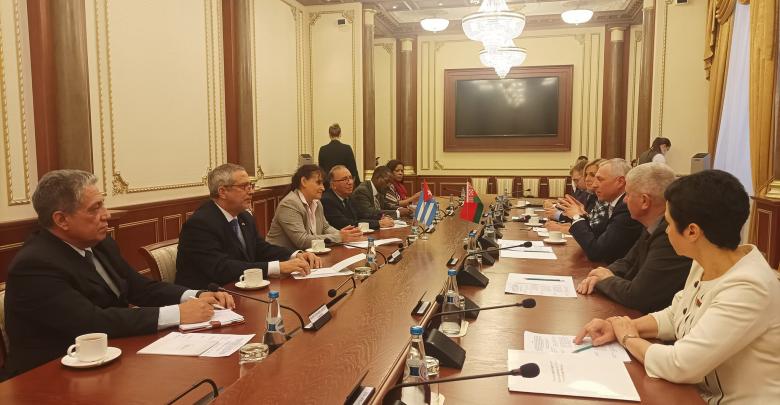 Visita de la Diputada y Directora General de la ZEDM, Ana Teresa Igarza Martínez al Parlamento Bielorruso