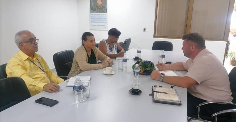 Encuentro con Embajador de Belarús