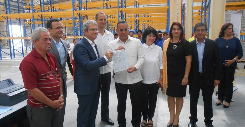 En la ceremonia de inicio de operaciones participaron directivos de Nestlé, CORALSA y la Zona Especial de Desarrollo Mariel